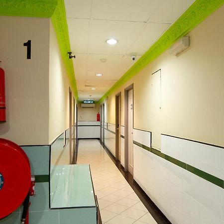 Cosy Inn Miri Bagian luar foto